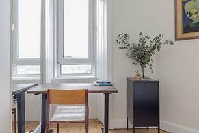 Edinburgh Castle Views Stylish 2BD Flat Sleeps 4