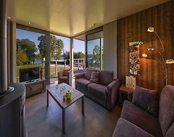 Spacious Villa Near Castle