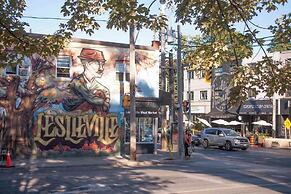 Casa Queen-Unique 2BR Suite- Leslieville