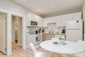 Casa Queen-Unique 2BR Suite- Leslieville
