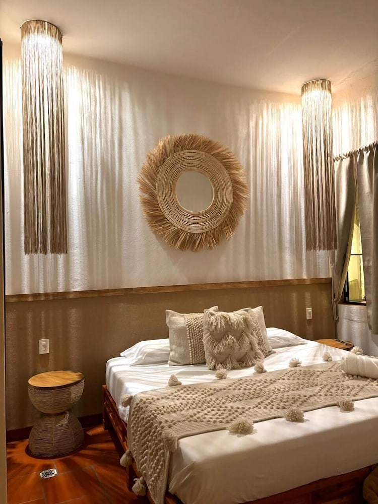 HOTEL ALEIA. Centro