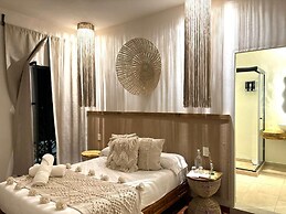 HOTEL ALEIA. Centro