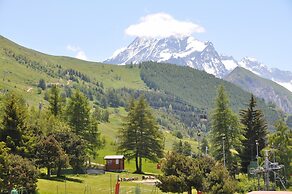 Alpine Ease With Modern Touches