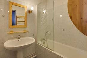 Ski-in Convenience With Comfort