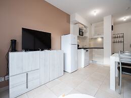Cozy Retreat Near Serignan