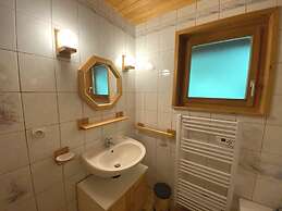 Spacious Chalet in La Bresse