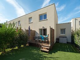 Sunny Villa Near Valras Beach