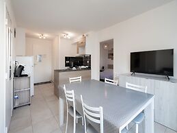 Sunny Villa Near Valras Beach