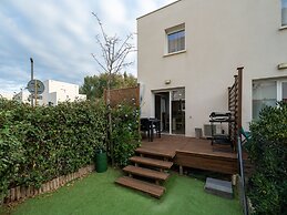 Cozy Villa Steps From the Beach