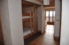 Spacious Retreat for 10 Guests