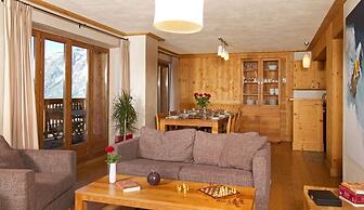 Spacious Retreat for 10 Guests