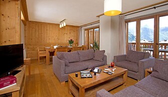 Getaway for 10 Near Slopes