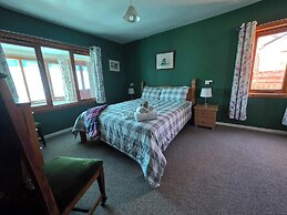 Woodlands Cottage Cottage Sleeps 5