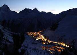 Alpine Stay Near Ski Slopes