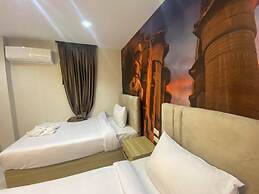 Giza Pyramids Boutique