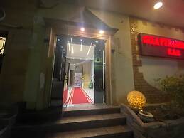 Giza Pyramids Boutique