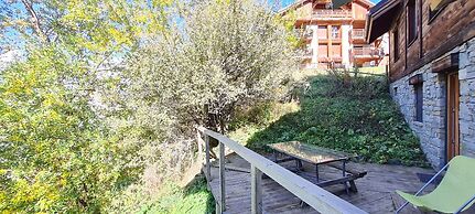 Alpine Apartment for 6 Guests