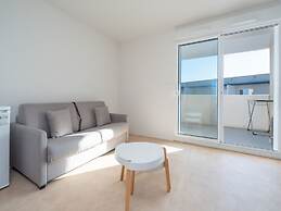 Seaside Stay for Two Guests