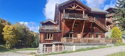 Spacious Chalet Near Ski Slopes