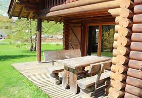 L'ours Blanc Chalet en Rondins
