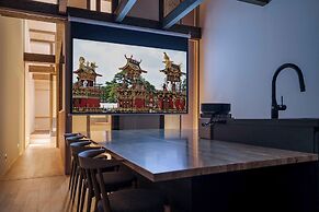 Hanasatomachi Machiya House