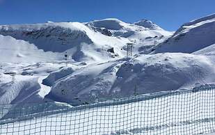 Alpine Escape With Terrace