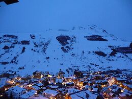 Alpine Escape With Terrace