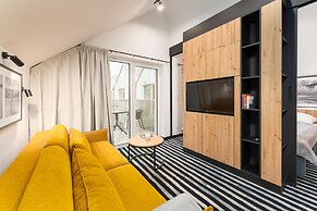 Comfortable Apartment With Balcony, Pool, Sauna