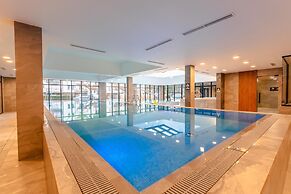 Comfortable Apartment With Balcony, Pool, Sauna