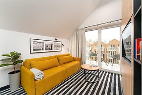 Comfortable Apartment With Balcony, Pool, Sauna