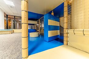 Comfortable Apartment With Balcony, Pool, Sauna