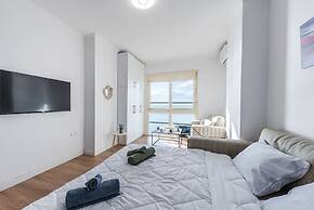 Studio With Amazing Sea View and Beach Access Durr s