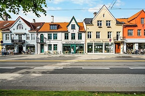 BREEZE Bergen City - Self-Service
