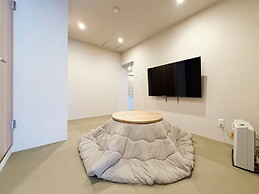 Celine Kanayama by b hotel