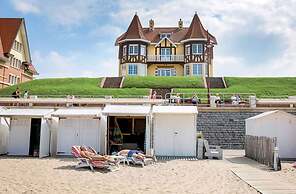 Penthouse in De Haan With Sea View