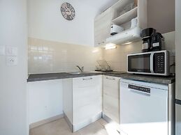 Peaceful Villa in Serignan