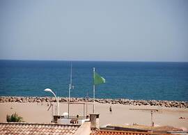 Bright Villa Stay in Serignan
