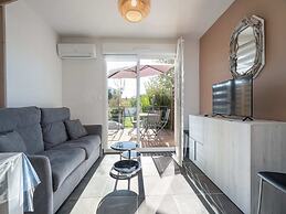 Bright Villa Stay in Serignan
