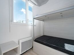Bright Villa Stay in Serignan