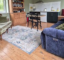 Apartment-sleeps2-parking-garden-patio