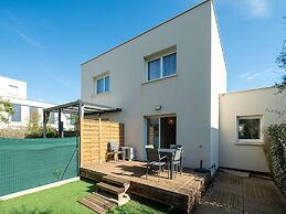 Villa in Valras-plage Near Sandy Beach