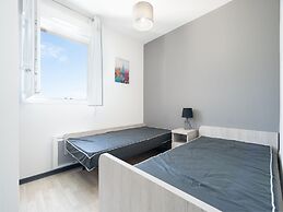 Villa in Valras-plage Near Sandy Beach