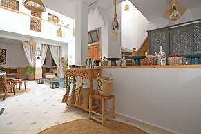 Riad larbi khalis