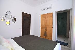 Riad larbi khalis