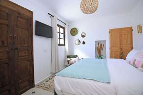 Riad larbi khalis