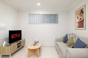 Smart Suites Self Check-in Apartments - 35A Freney