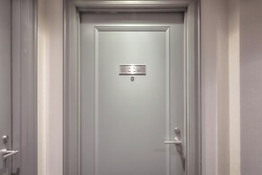 Waterfront Clair Avenue Suites