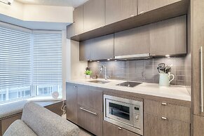 Waterfront Clair Avenue Suites