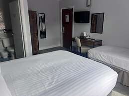 Dancenter East Midlands Airport