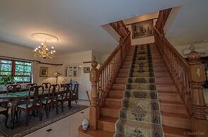 Grove Manor Bed & Breakfast